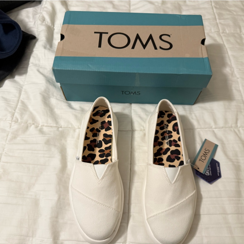 TOMS Women's Cream Slip-On Sneakers